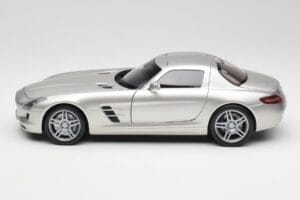 Mercedes SLS AMG C197 Matt Sølv Minichamps 1:18 100039029 Metal — billede 4 af 8
