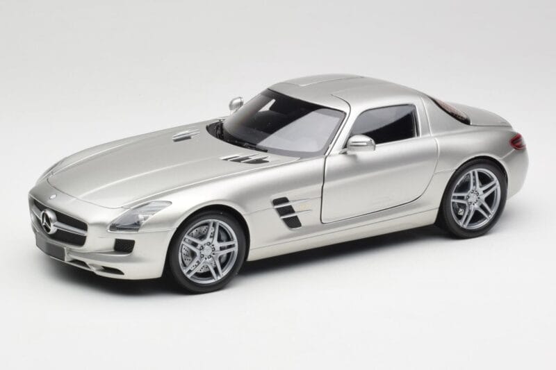 Mercedes SLS AMG C197 Matt Sølv Minichamps 1:18 100039029 Metal