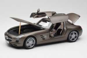 Mercedes SLS AMG C197 Monza Grå Minichamps 1:18 B66960044 Metal — billede 2 af 8