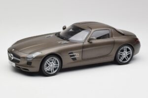 Mercedes SLS AMG C197 Monza Grå Minichamps 1:18 B66960044 Metal