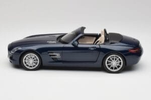 Mercedes SLS AMG R197 Roadster South Seas Blå Minichamps 1:18 100039031 Metal — billede 4 af 8