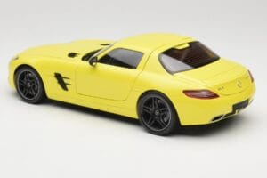Mercedes SLS AMG C197 Gul Minichamps 1:18 100039022 Metal — billede 7 af 8