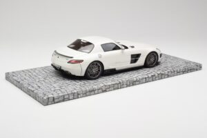 Mercedes Brabus SLS AMG 700 Biturbo Pearl Hvid Minichamps 1:18 107032020 Metal — billede 2 af 6