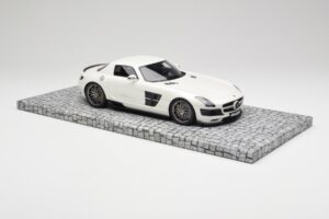 Mercedes Brabus SLS AMG 700 Biturbo Pearl Hvid Minichamps 1:18 107032020 Metal — billede 4 af 6