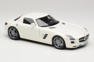 Mercedes SLS AMG Designo Mystic White Museum Edition Minichamps 1:18 B66055551 Metal — billede 6 af 8