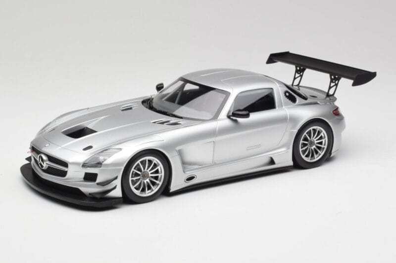 Mercedes SLS AMG GT3 C197 Street Sølv Minichamps 1:18 151113100 Metal