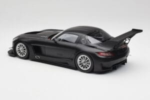 Mercedes SLS AMG GT3 C197 Street Mat Sort Minichamps 1:18 151113101 Metal — billede 5 af 6