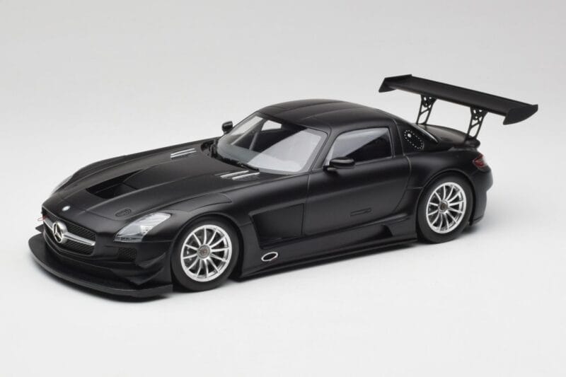 Mercedes SLS AMG GT3 C197 Street Mat Sort Minichamps 1:18 151113101 Metal