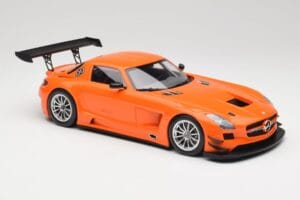 Mercedes SLS AMG GT3 C197 Street Orange Minichamps 1:18 151113105 Metal — billede 4 af 6