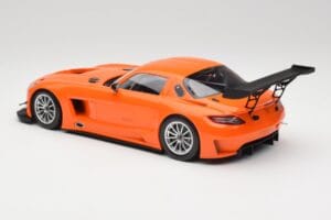 Mercedes SLS AMG GT3 C197 Street Orange Minichamps 1:18 151113105 Metal — billede 5 af 6
