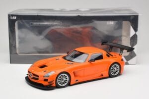 Mercedes SLS AMG GT3 C197 Street Orange Minichamps 1:18 151113105 Metal — billede 6 af 6