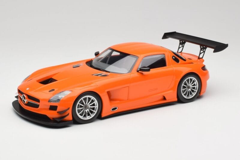 Mercedes SLS AMG GT3 C197 Street Orange Minichamps 1:18 151113105 Metal
