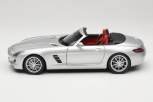 Mercedes SLS AMG Roadster Iridium Sølv Minichamps 1:18 B66960078 Metal — billede 4 af 8
