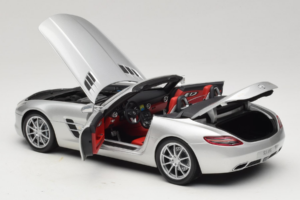 Mercedes SLS AMG Roadster Iridium Sølv Minichamps 1:18 B66960078 Metal — billede 5 af 8