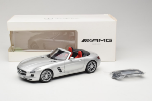 Mercedes SLS AMG Roadster Iridium Sølv Minichamps 1:18 B66960078 Metal — billede 8 af 8