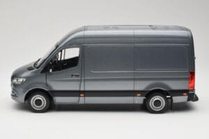 Mercedes Sprinter W907 Varevogn Selenite Grey Metallic Norev 1:18 B66004163 Metal — billede 4 af 8