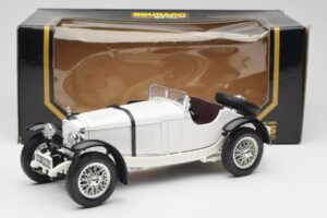 Mercedes SSKL Hvid Bburago 1:18 3002 Metal — billede 8 af 8