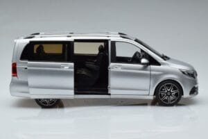 Mercedes V-Class V260 AMG Line Sølv Norev 1:18 183871 Metal — billede 4 af 10