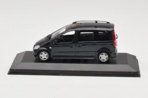 Mercedes Vaneo Mørkeblå Minichamps 1:43 400031200 Metal