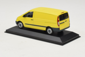 Mercedes Vito W638 Gul Minichamps 1:43 B67871200-R1 Metal — billede 3 af 4