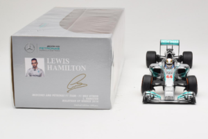Mercedes W05 #44 L. Hamilton Mercedes AMG Petronas Malaysian Grand Prix Winner 2014 Minichamps 1:18 110140144 Metal — billede 6 af 7