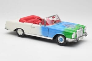 Mercedes 280SE W108 Tricolor Maisto 1:18 56014 Metal — billede 6 af 8