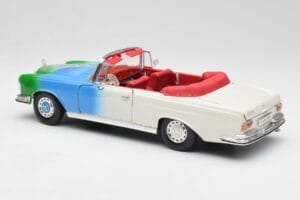Mercedes 280SE W108 Tricolor Maisto 1:18 56014 Metal — billede 7 af 8