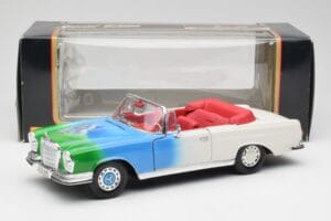 Mercedes 280SE W108 Tricolor Maisto 1:18 56014 Metal — billede 8 af 8