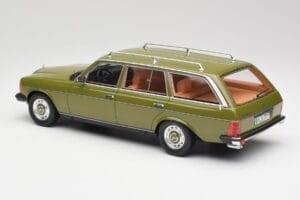 Mercedes W123 200T Cypress Grøn BoS Models 1:18 BOS008 Metal — billede 5 af 6
