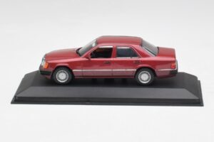 Mercedes 300D W124 Rød Minichamps 1:43 3209 Metal