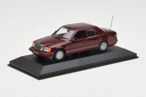 Mercedes W124 Dark Red Metallic Minichamps 1:43 MB002 Metal — billede 2 af 4