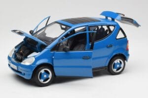 Mercedes A-Class W168 Azure Blå Maisto 1:18 50311 Metal — billede 2 af 8