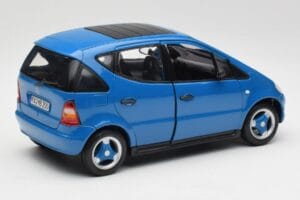 Mercedes A-Class W168 Azure Blå Maisto 1:18 50311 Metal — billede 3 af 8