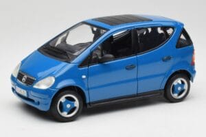Mercedes A-Class W168 Azure Blå Maisto 1:18 50311 Metal