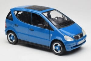 Mercedes A-Class W168 Azure Blå Maisto 1:18 50311 Metal — billede 6 af 8