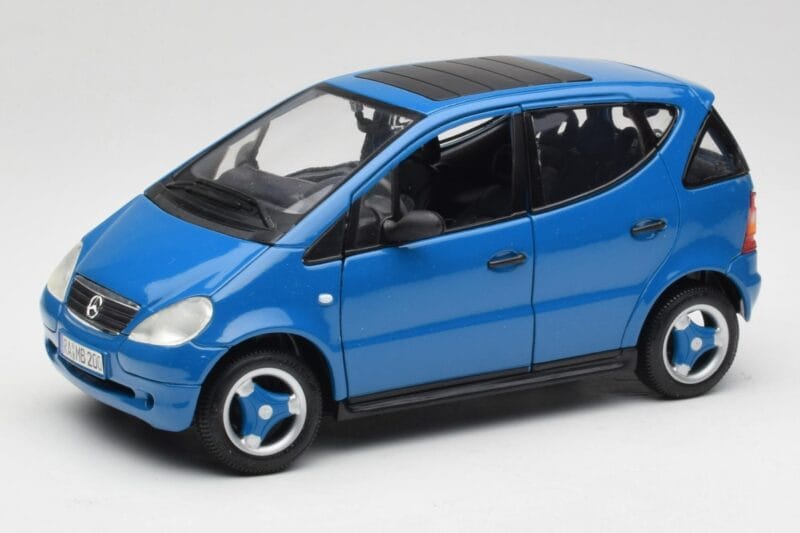 Mercedes A-Class W168 Azure Blå Maisto 1:18 50311 Metal