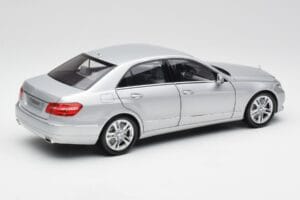 Mercedes E-Klasse W212 Avantgarde Iridium Sølv Lak Udgave 2 Minichamps 1:18 B66960212-D2 Metal — billede 3 af 11