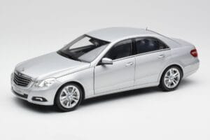 Mercedes E-Klasse W212 Avantgarde Iridium Sølv Lak Udgave 1 Minichamps 1:18 B66960212-D1 Metal
