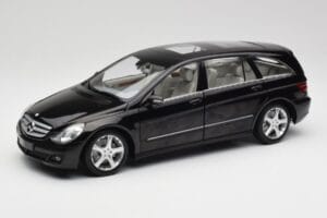 Mercedes R-Class W251 Obsidian Sort Minichamps 1:18 150034601 Metal