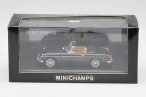 MGB Cabriolet Sort Minichamps 1:43 430131030 Metal — billede 4 af 4