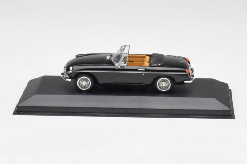 MGB Cabriolet Sort Minichamps 1:43 430131030 Metal
