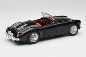 MGA English Roadster Sort Revell 1:18 84559091 Metal — billede 3 af 8
