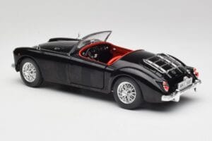 MGA English Roadster Sort Revell 1:18 84559091 Metal — billede 7 af 8