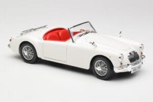 MGA Roadster Old English White Revell 1:18 08455 Metal — billede 6 af 8