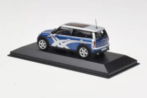 Mini Clubman R55 Cooper S Blue Metallic Onitsuka Tiger Minichamps 1:43 403138676 Metal — billede 3 af 4