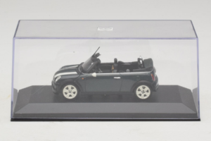 Mini Cooper Cabriolet Grøn Med Hvid Stribe Minichamps 1:43 80420309093-R1 Metal — billede 4 af 5
