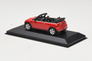 Mini Cooper R52 Cabriolet Rød Minichamps 1:43 431138230 Metal — billede 3 af 4