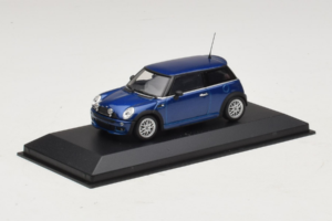Mini Cooper One R50 Aero Blå Minichamps 1:43 431138270 Metal — billede 2 af 4