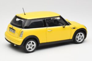 Mini Cooper One R50 Aerodynamikpakke Gul Kyosho 1:18 80430148553 Metal — billede 3 af 8