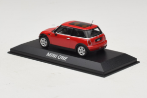 Mini Cooper Rød Minichamps 1:43 MINI010 Metal — billede 3 af 4